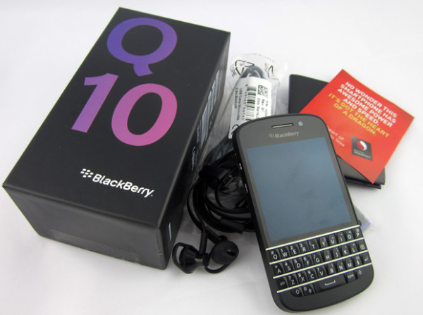 Das BlackBerry Q10 – ausgepackt und angefasst