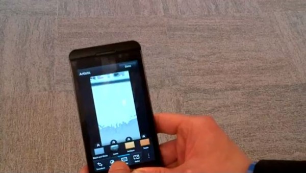 Video zeigt integrierte, Instagram ähnliche Fotobearbeitung von BlackBerry 10