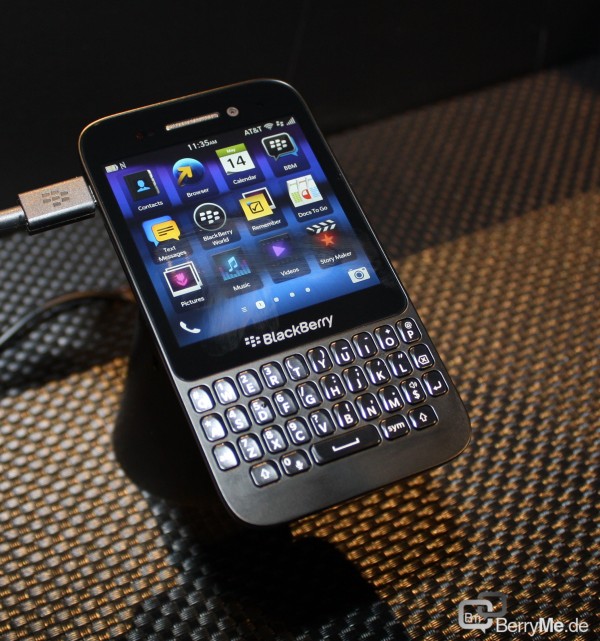 BlackBerry Q5 im Hands-On – Erster Eindruck des neuen Mittelklasse BlackBerry 10 Gerätes