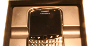 BlackBerry Bold 9900 Unboxing